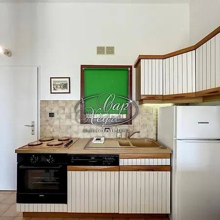 T2 Pour 4 Personnes Avec Terrasse Et Vue Proche De La Du Apartmán *