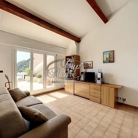 T2 Pour 4 Personnes Avec Terrasse Et Vue Proche De La Du *